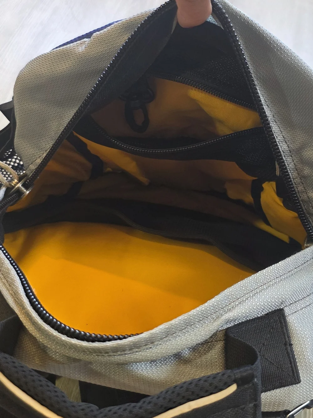 Marmot Walkabout Lumbar Pack Bag Hiking Travel Excellent Condition